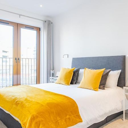 St Albans 2 Bed Luxury City Apartment, 5 Mins Walk To Train & Allocated Parking Esterno foto