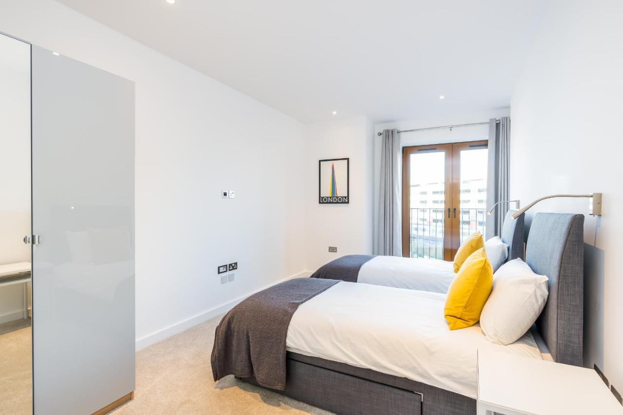 St Albans 2 Bed Luxury City Apartment, 5 Mins Walk To Train & Allocated Parking Esterno foto