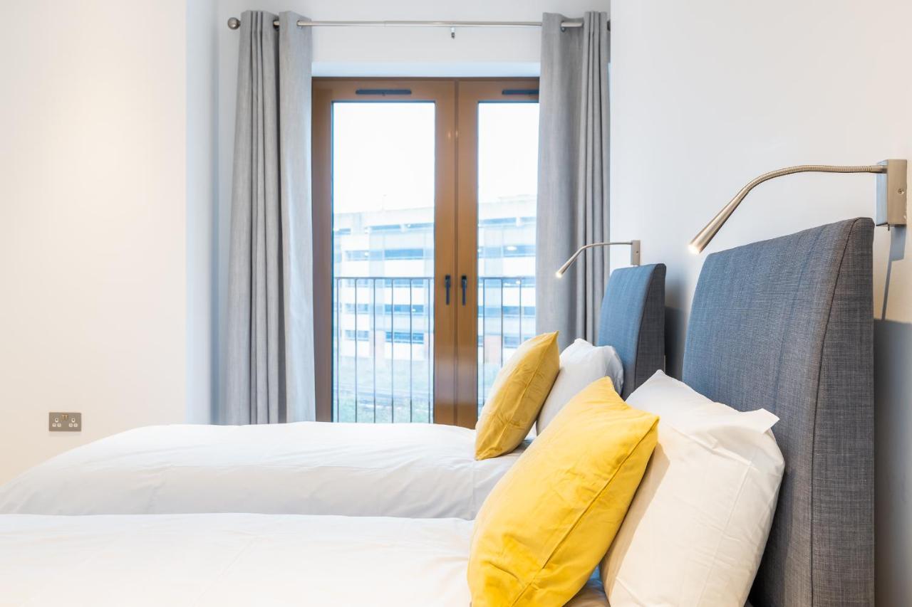 St Albans 2 Bed Luxury City Apartment, 5 Mins Walk To Train & Allocated Parking Esterno foto