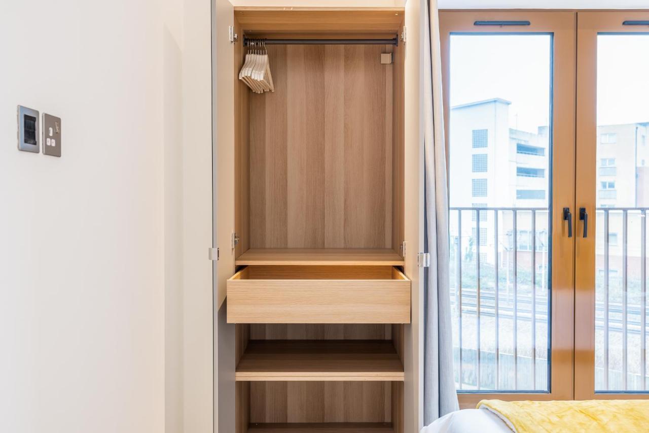 St Albans 2 Bed Luxury City Apartment, 5 Mins Walk To Train & Allocated Parking Esterno foto