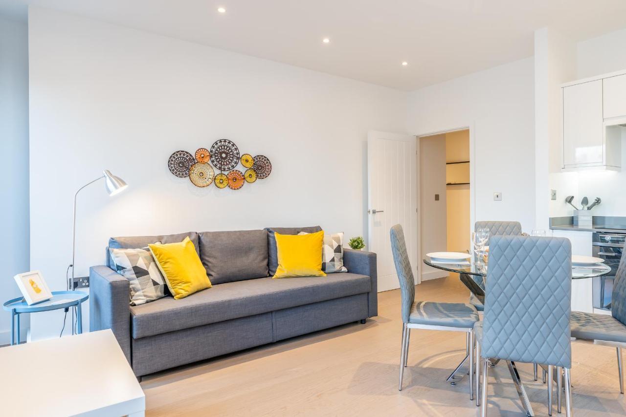 St Albans 2 Bed Luxury City Apartment, 5 Mins Walk To Train & Allocated Parking Esterno foto